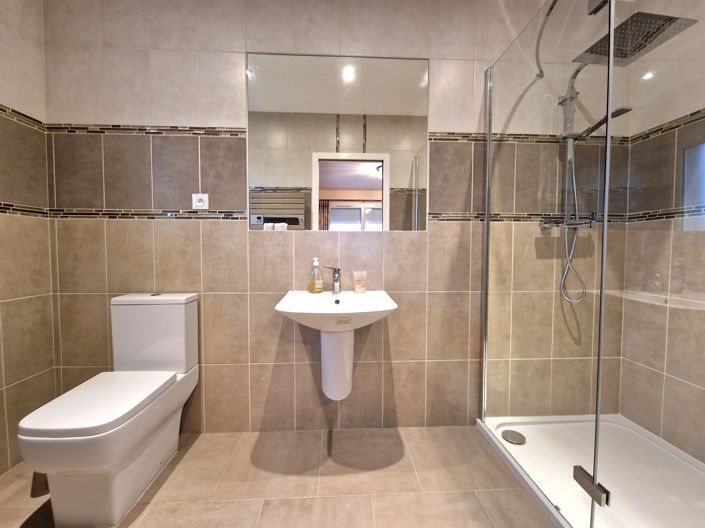 Image No.11-3 Bed House for sale