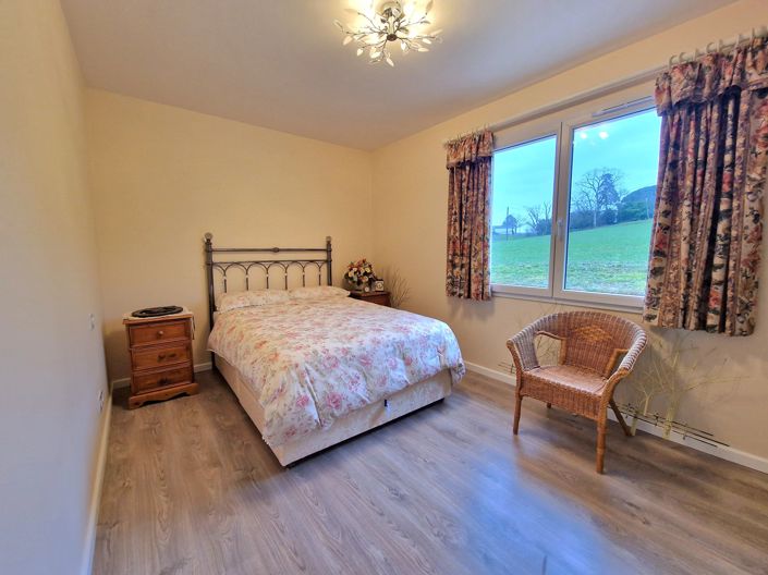 Image No.12-3 Bed House for sale