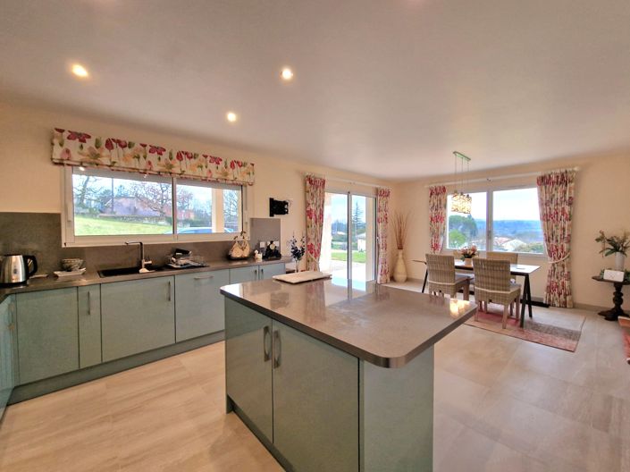 Image No.6-3 Bed House for sale