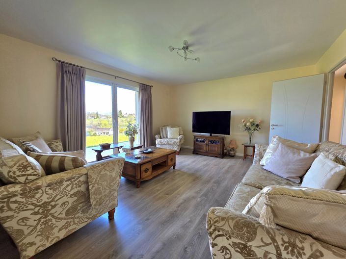 Image No.8-3 Bed House for sale