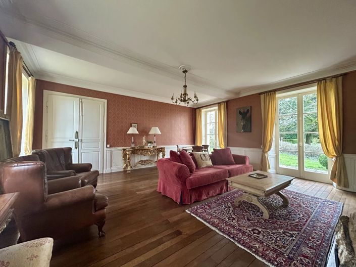 Image No.9-6 Bed House for sale