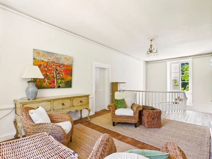 Image No.9-6 Bed House for sale