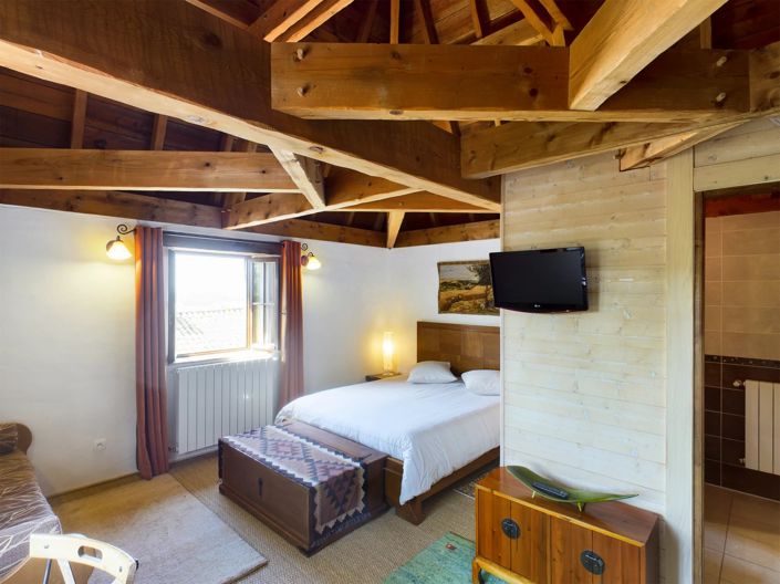 Image No.12-11 Bed House for sale