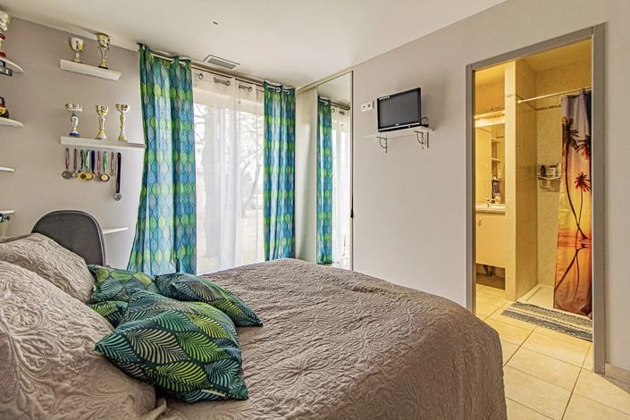 Image No.10-4 Bed House for sale