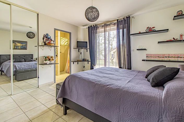 Image No.11-4 Bed House for sale