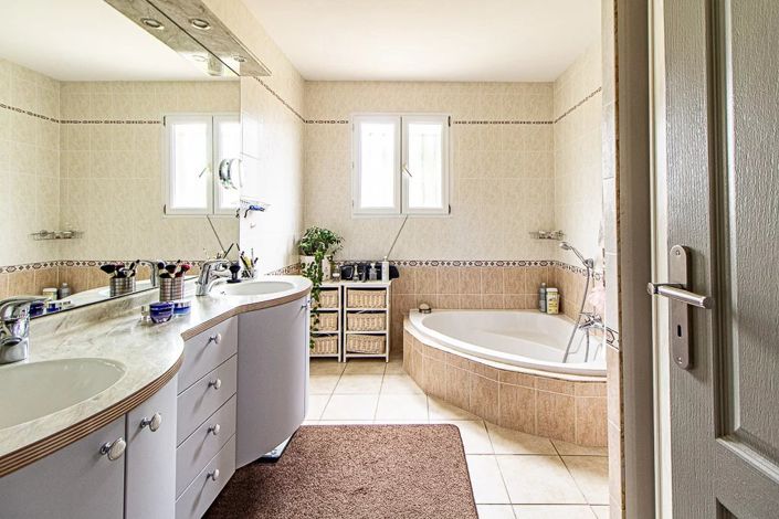 Image No.12-4 Bed House for sale