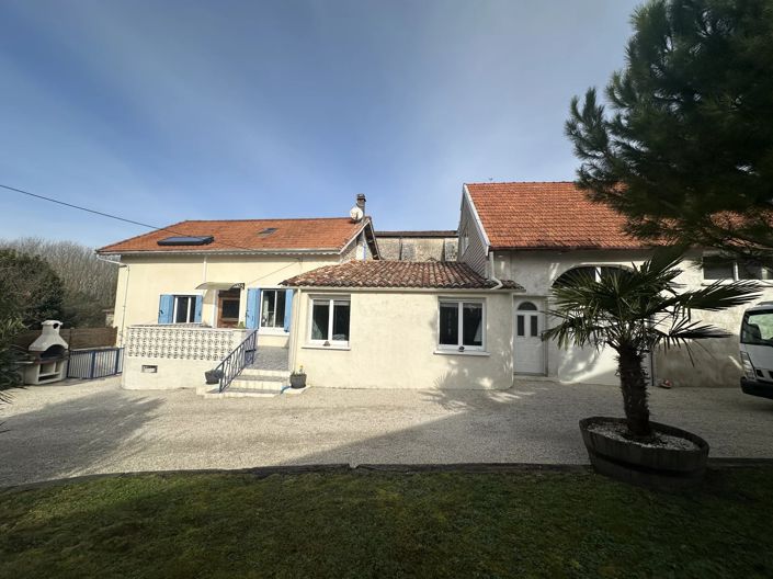 Image No.1-5 Bed House for sale