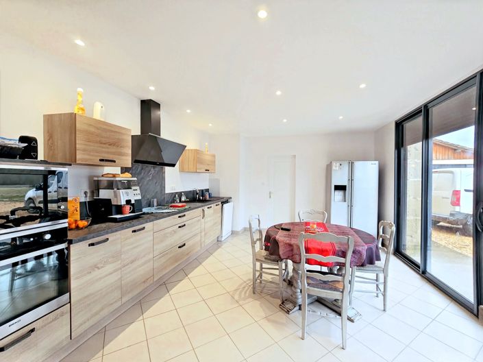 Image No.2-3 Bed House for sale