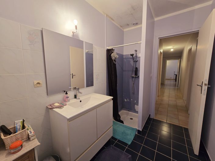 Image No.10-3 Bed House for sale