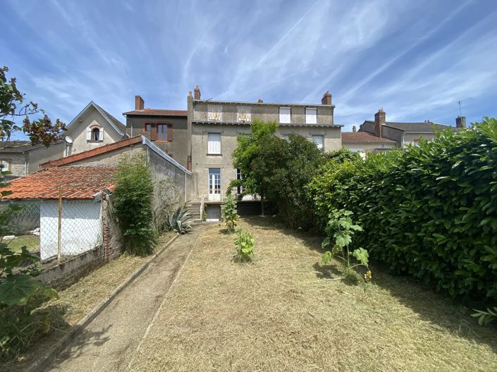 Image No.2-4 Bed House for sale