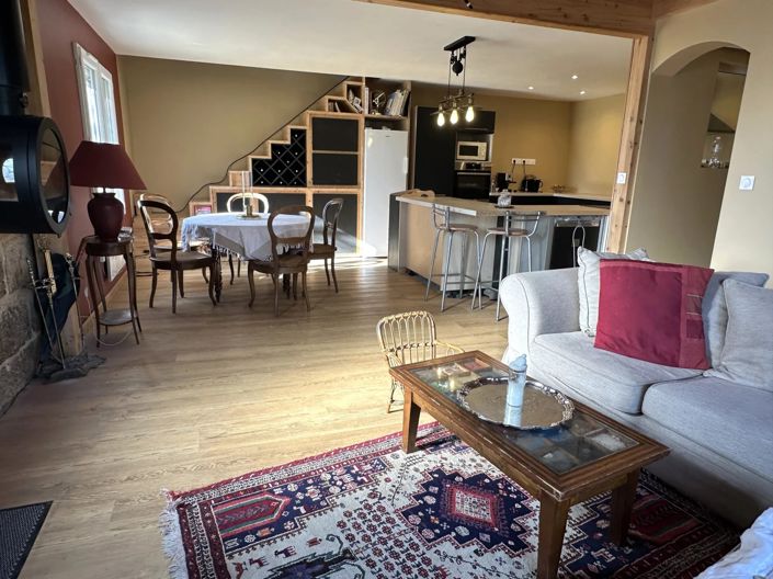 Image No.3-10 Bed House for sale