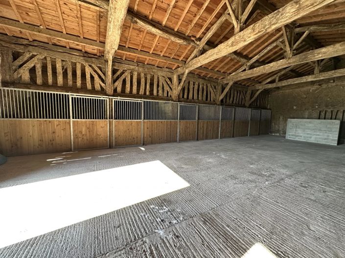 Image No.5-10 Bed House for sale