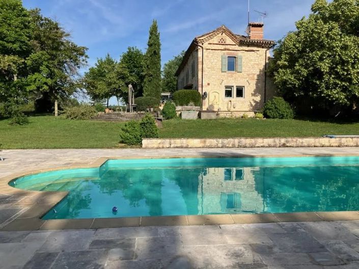 Image No.1-4 Bed House for sale