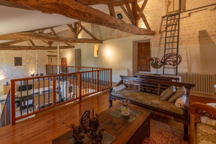 Image No.12-2 Bed House for sale