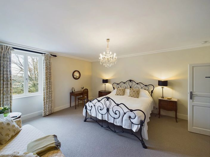 Image No.10-13 Bed House for sale