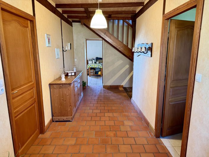 Image No.11-3 Bed House for sale