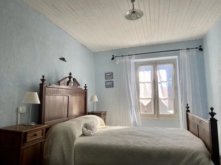 Image No.8-2 Bed House for sale