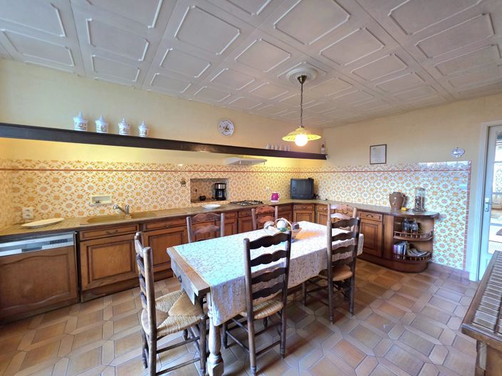 Image No.4-4 Bed Village House for sale