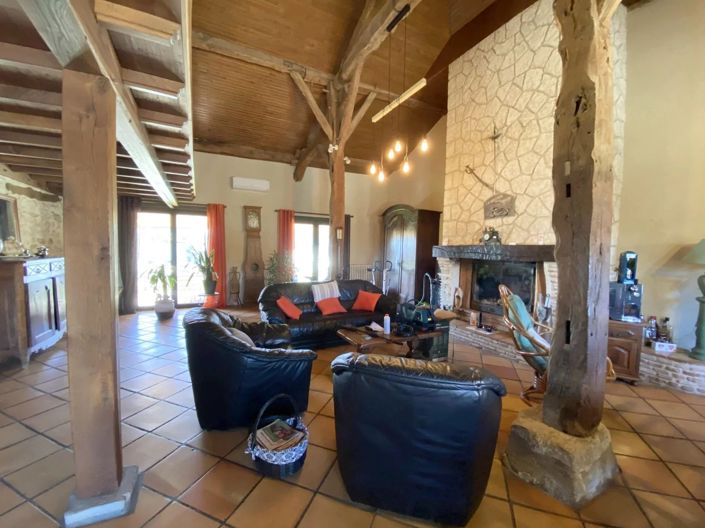 Image No.3-4 Bed Farmhouse for sale