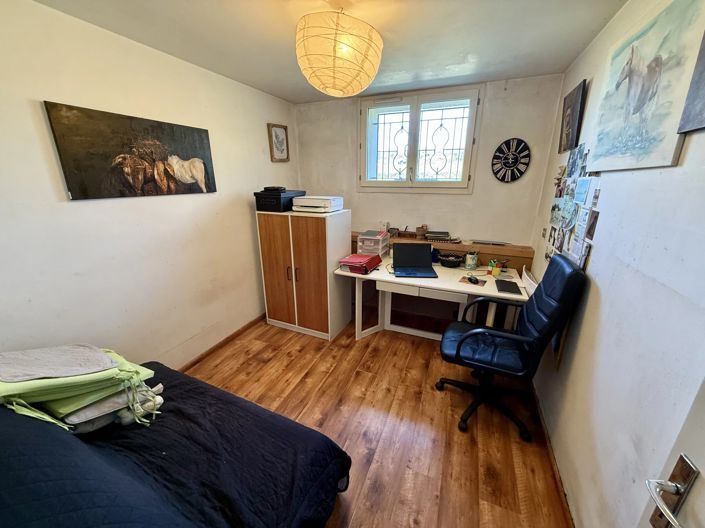 Image No.10-3 Bed House for sale