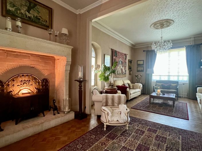 Image No.7-6 Bed House for sale