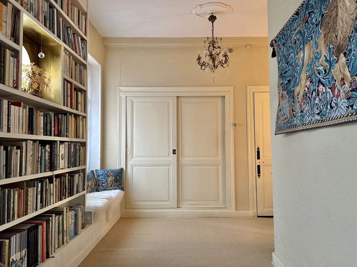 Image No.8-6 Bed House for sale