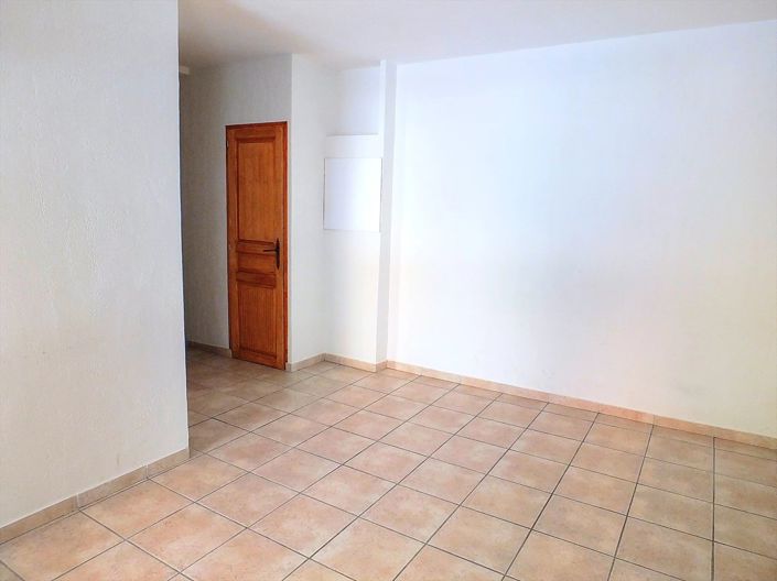 Image No.1-Commercial à vendre à Salernes
