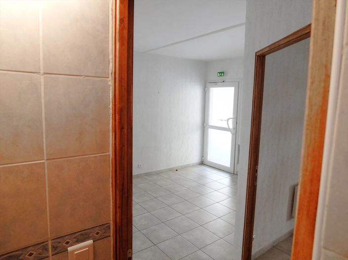 Image No.4-Commercial for sale