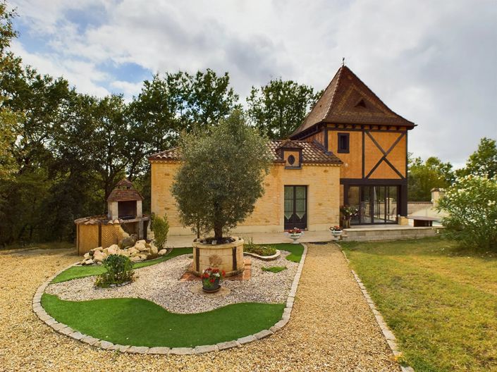 Image No.2-6 Bed House for sale