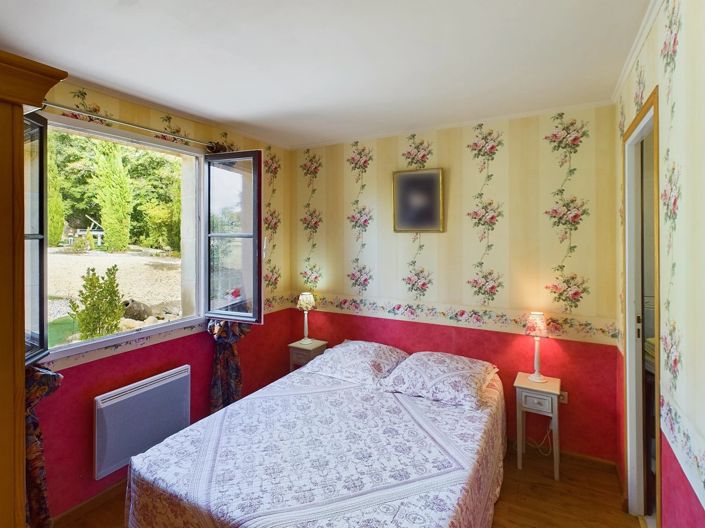 Image No.15-6 Bed House for sale