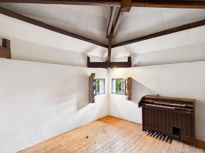 Image No.9-5 Bed House for sale