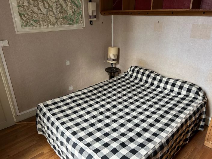 Image No.10-6 Bed House for sale