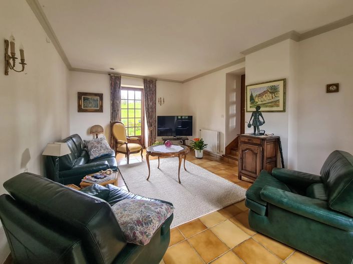 Image No.7-5 Bed House for sale