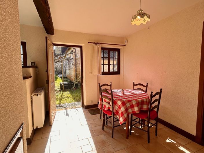 Image No.10-5 Bed House for sale