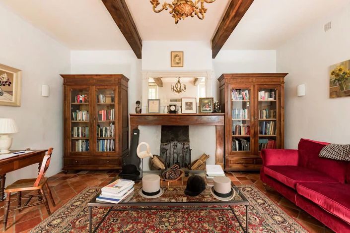 Image No.8-7 Bed House for sale