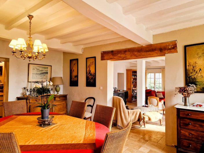 Image No.7-5 Bed House for sale