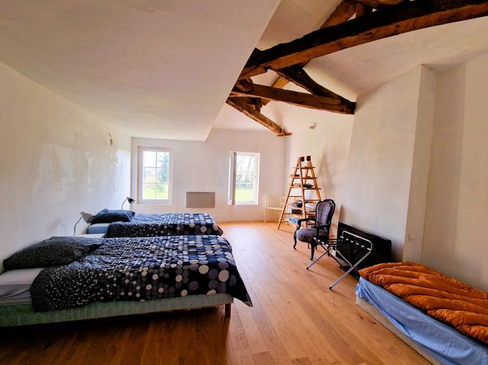 Image No.8-5 Bed House for sale