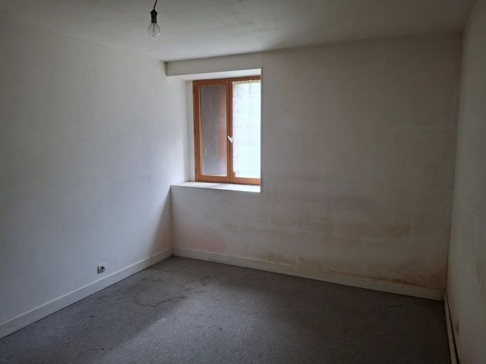 Image No.8-2 Bed House for sale