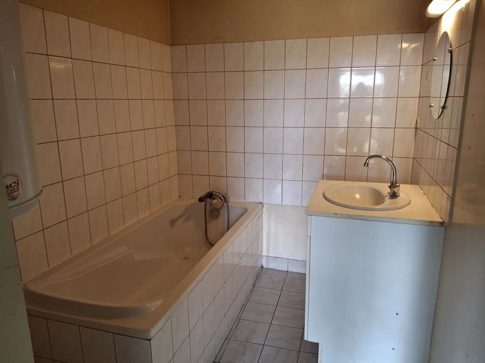 Image No.9-2 Bed House for sale