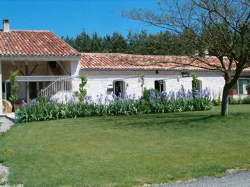 1 - Bon-Encontre, House