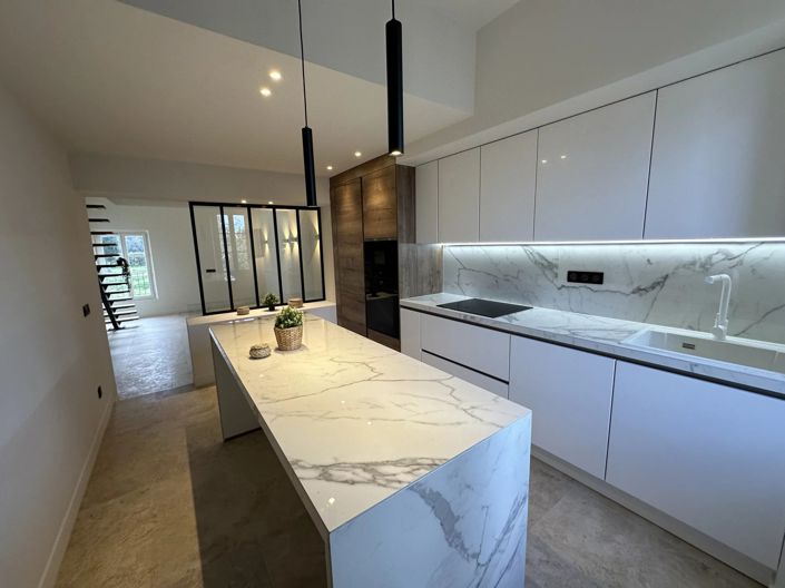 Image No.1-3 Bed Property for sale