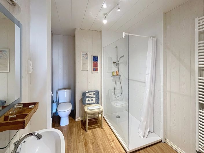 Image No.11-6 Bed House for sale