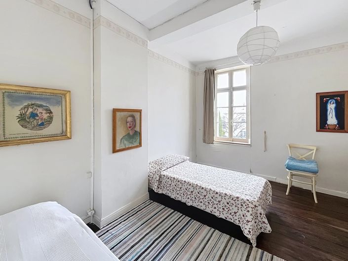 Image No.12-6 Bed House for sale