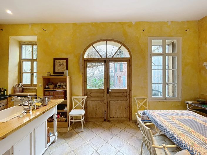 Image No.5-6 Bed House for sale