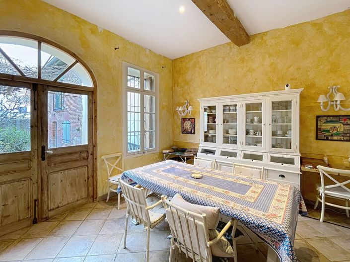 Image No.6-6 Bed House for sale