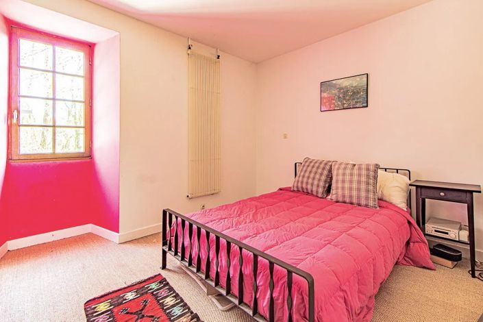 Image No.8-6 Bed Village House for sale