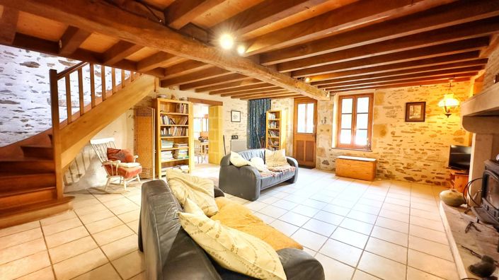 Image No.10-3 Bed House for sale