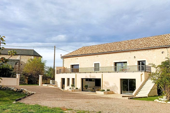 Image No.1-8 Bed House for sale