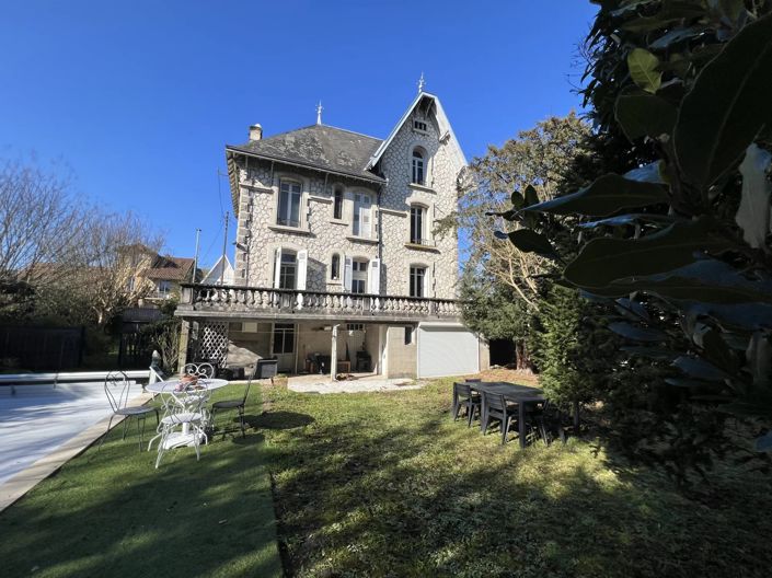 Image No.1-5 Bed House for sale
