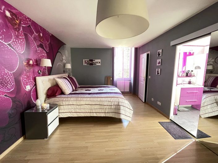 Image No.10-2 Bed House for sale